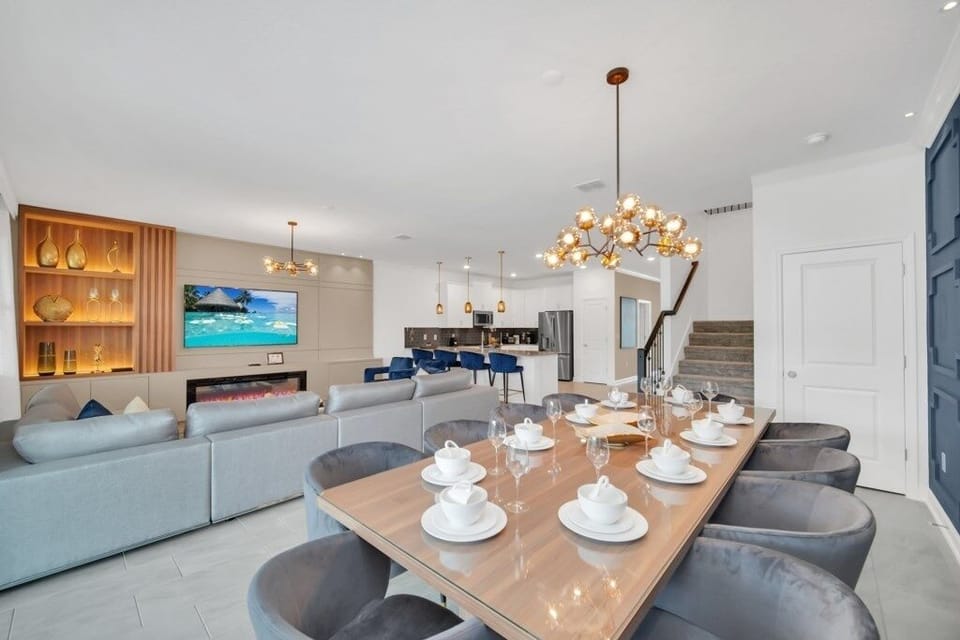 House, Multiple Bedrooms | Dining