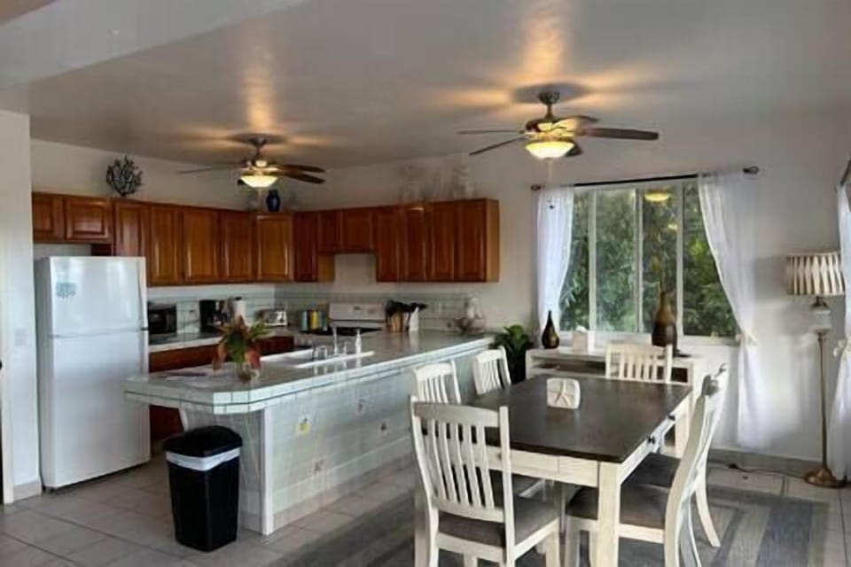 Dining room table for 6