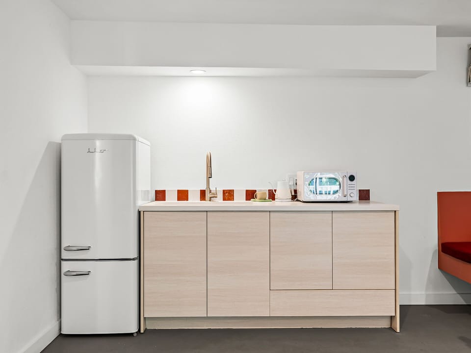 Superior Studio Suite, 2 Bedrooms, River View | Private kitchen | Fridge, microwave, electric kettle