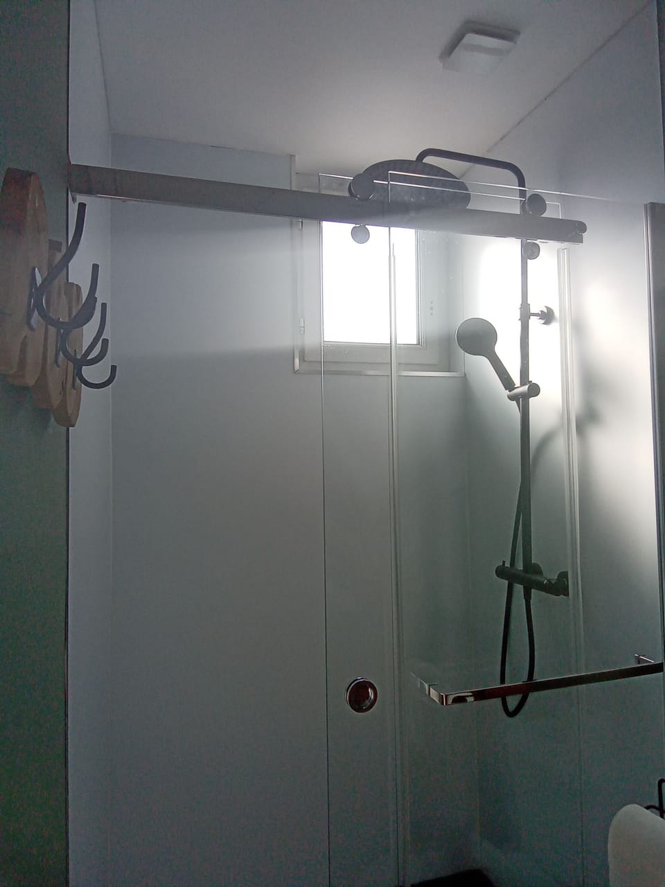 Comfort Double Room | Bathroom | Shower, hydromassage showerhead, hair dryer, towels