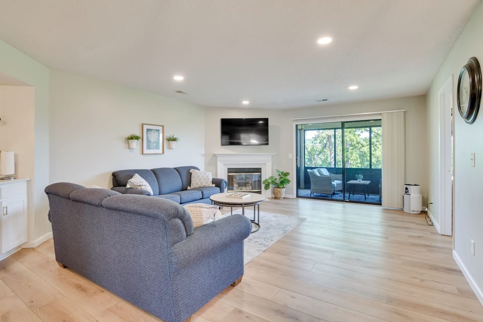 Living Room | Central A/C & Heating | Gas Fireplace