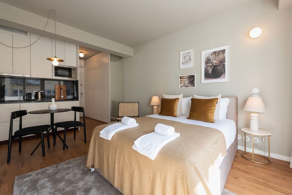 Settle into the cozy studio, a bright and modern haven designed for comfort and convenience in the heart of the city.
#StudioApartment #ModernComfort #LovelyStay