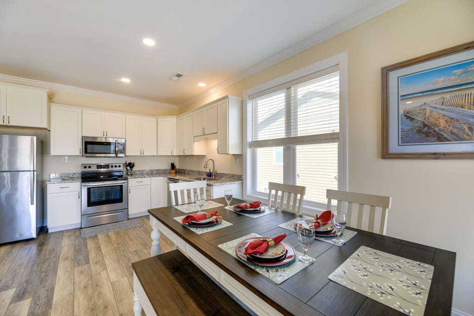Dining Area | Dishware & Flatware Provided | 2nd Floor