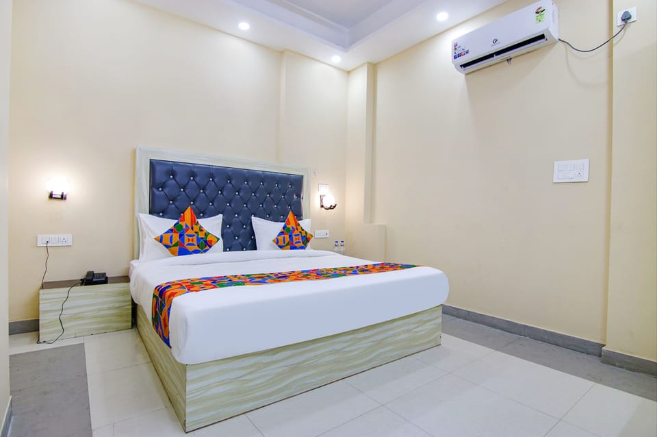 Egyptian cotton sheets, premium bedding, in-room safe, free WiFi