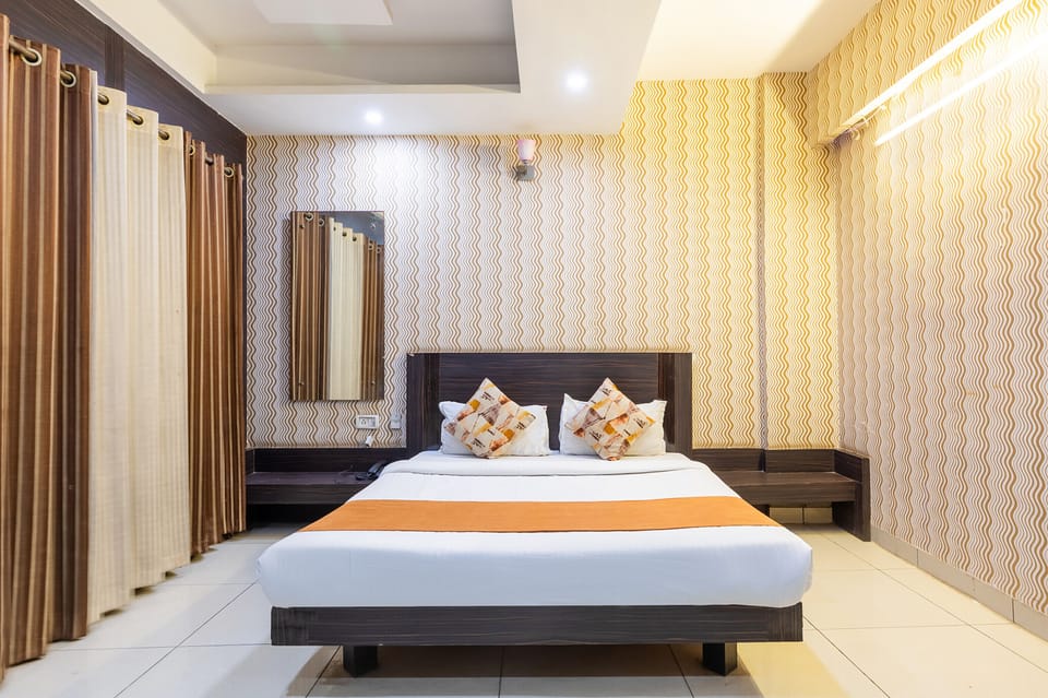 Executive Room | Egyptian cotton sheets, premium bedding, in-room safe, WiFi (free)