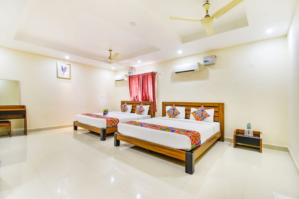 Family Room | Egyptian cotton sheets, premium bedding, in-room safe, desk
