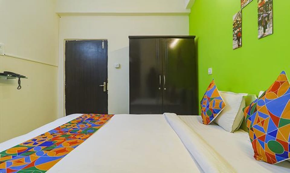 Egyptian cotton sheets, premium bedding, in-room safe, free WiFi