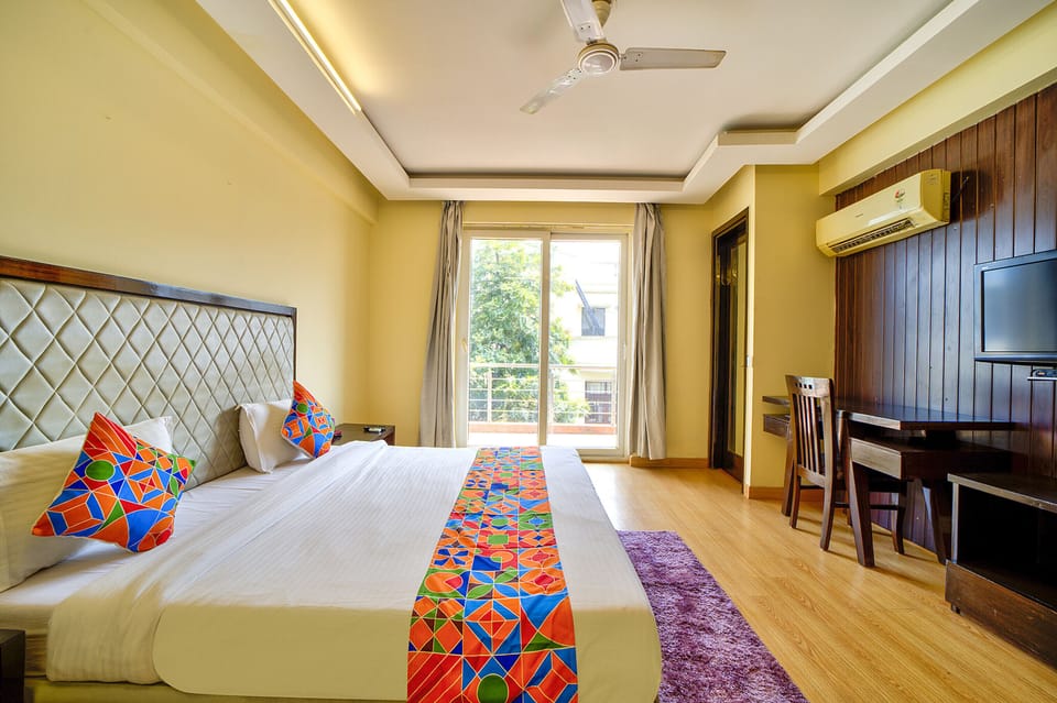Egyptian cotton sheets, premium bedding, desk, soundproofing