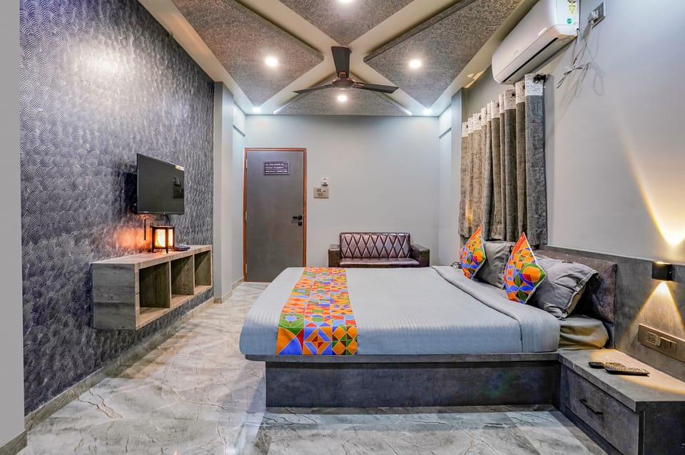 Egyptian cotton sheets, premium bedding, free WiFi, bed sheets