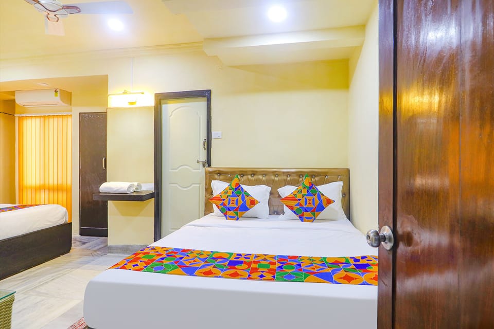 Egyptian cotton sheets, premium bedding, in-room safe, free WiFi