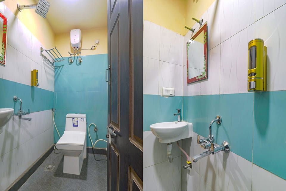 Shower, rainfall showerhead, free toiletries, towels