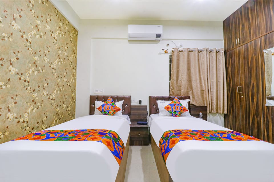 Egyptian cotton sheets, premium bedding, in-room safe, free WiFi