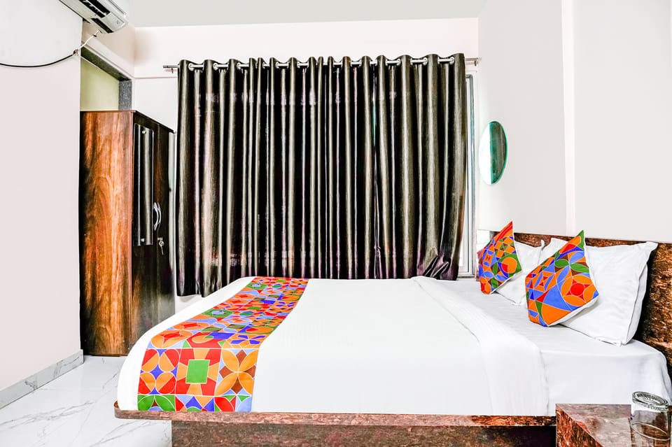 Egyptian cotton sheets, premium bedding, in-room safe, free WiFi