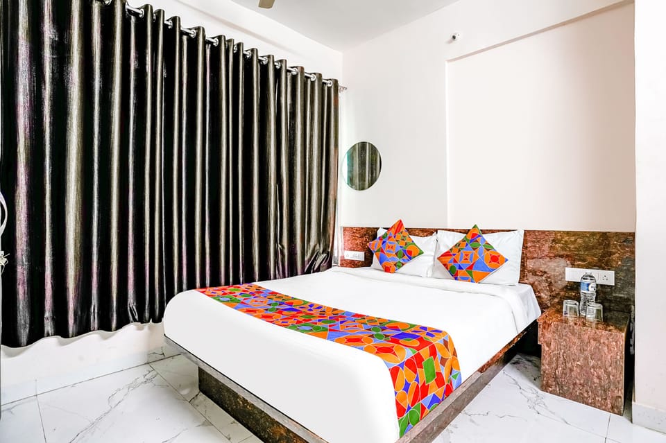 Egyptian cotton sheets, premium bedding, in-room safe, free WiFi