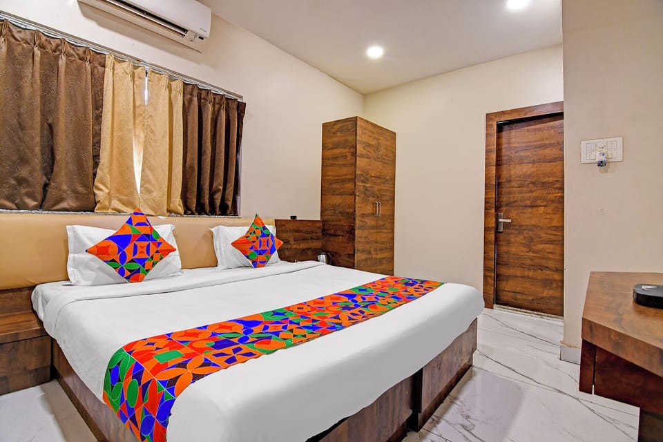 Premium Room | Egyptian cotton sheets, premium bedding, in-room safe, free WiFi