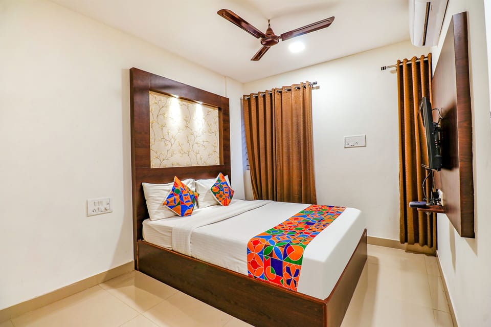 Egyptian cotton sheets, premium bedding, in-room safe, free WiFi