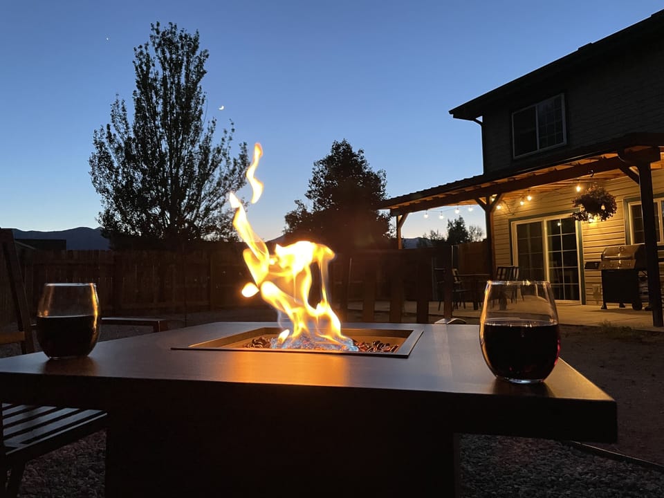 The fun doesn’t need to stop when the sun goes down. Wine and fire pit—perfect!