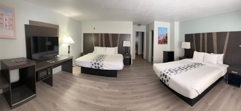 Exclusive Double or Twin Room | Desk, laptop workspace, iron/ironing board, free WiFi