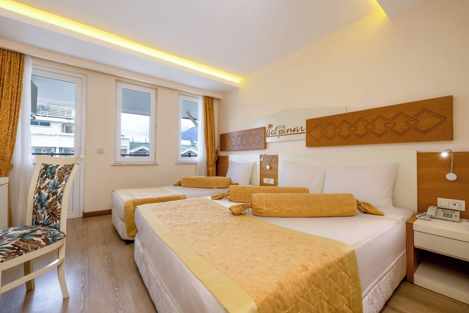 Standard Room, 1 Bedroom | Minibar, laptop workspace, bed sheets