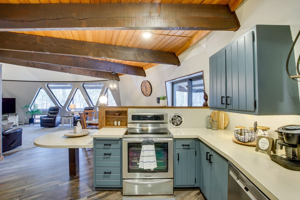 Kitchen | Coffee Maker | Dishwasher