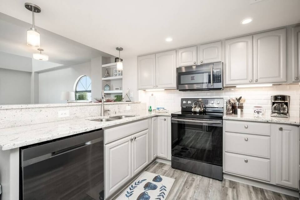 Beautiful fully equipped kitchen with modern appliances