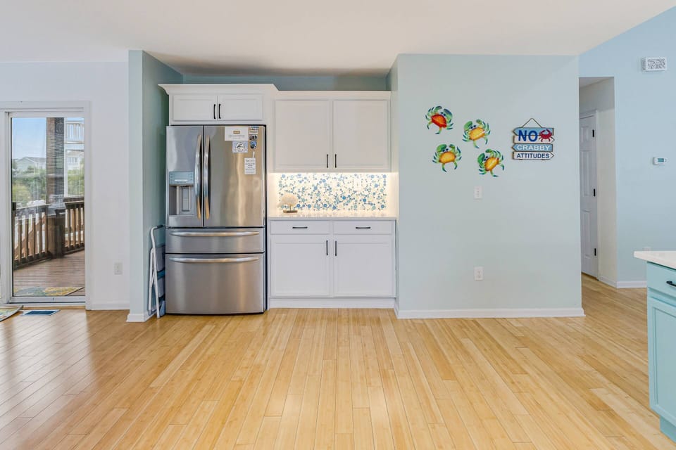 Brand new renovated kitchen for you to enjoy!