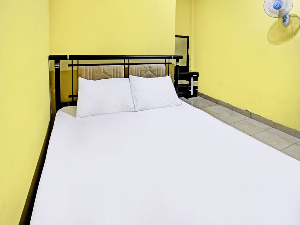 Economy Double Room | WiFi (free), bed sheets