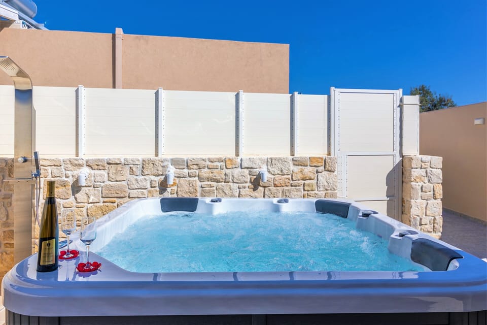 Private hot tub