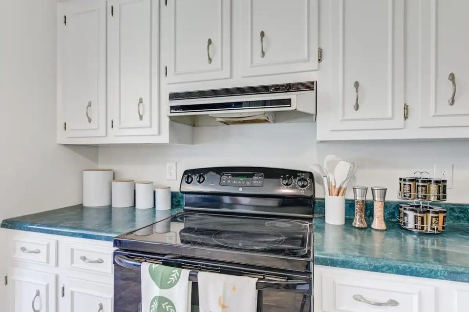 Fully functional kitchen