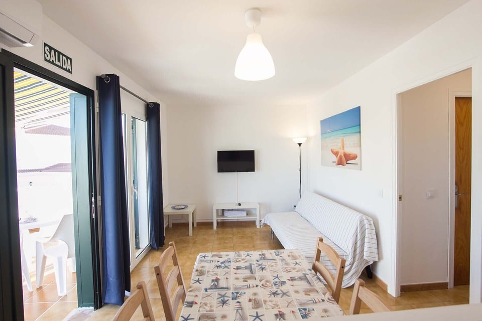 Apartment, 2 Bedrooms, Terrace, Ground Floor | Living room