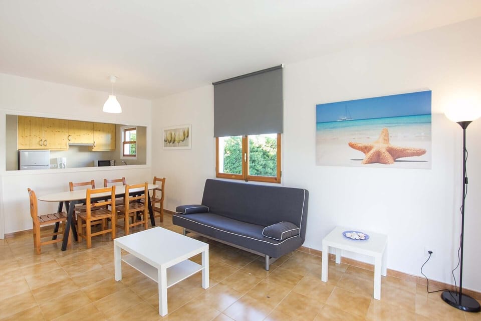 Apartment, 3 Bedrooms, Terrace, Ground Floor | Living area