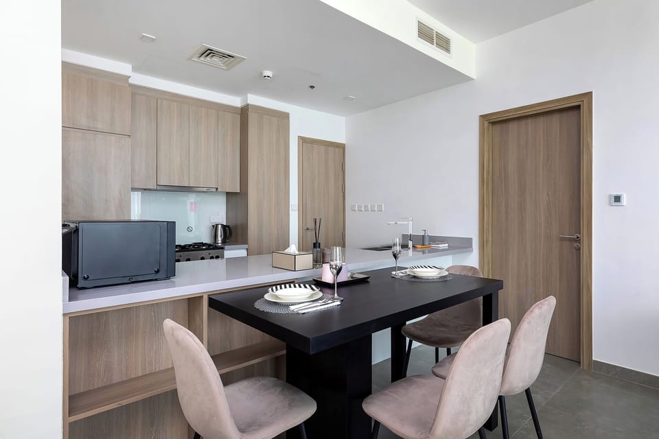 Premium Apartment, 1 Bedroom, Balcony, City View | Private kitchen | Mini-fridge, microwave, stovetop, espresso maker