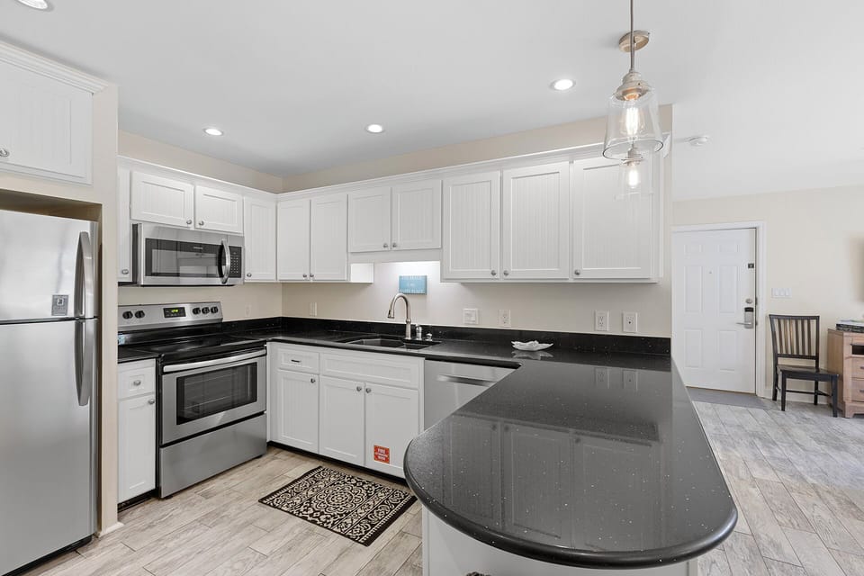 Beachwood Villas 14D Kitchen Alt