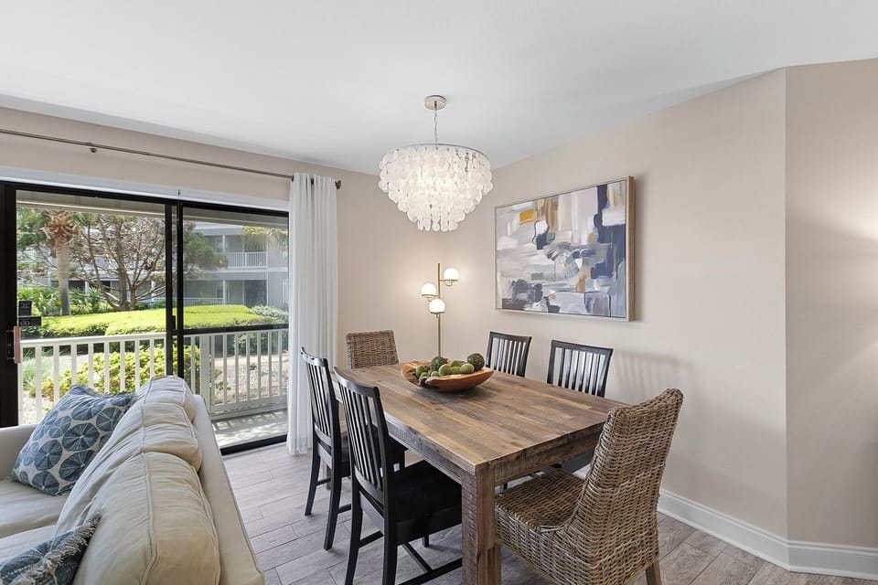 Beachwood Villas 14D Dining
