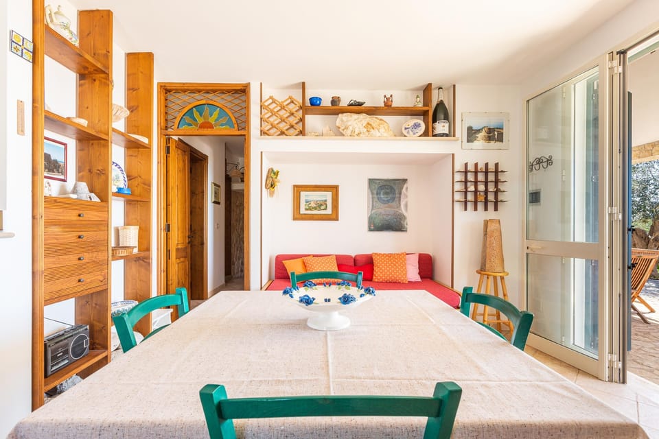 3 bedrooms, bed sheets