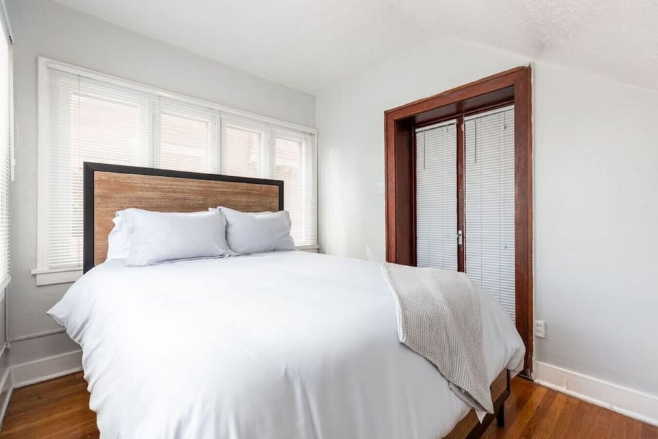 Queen Bed