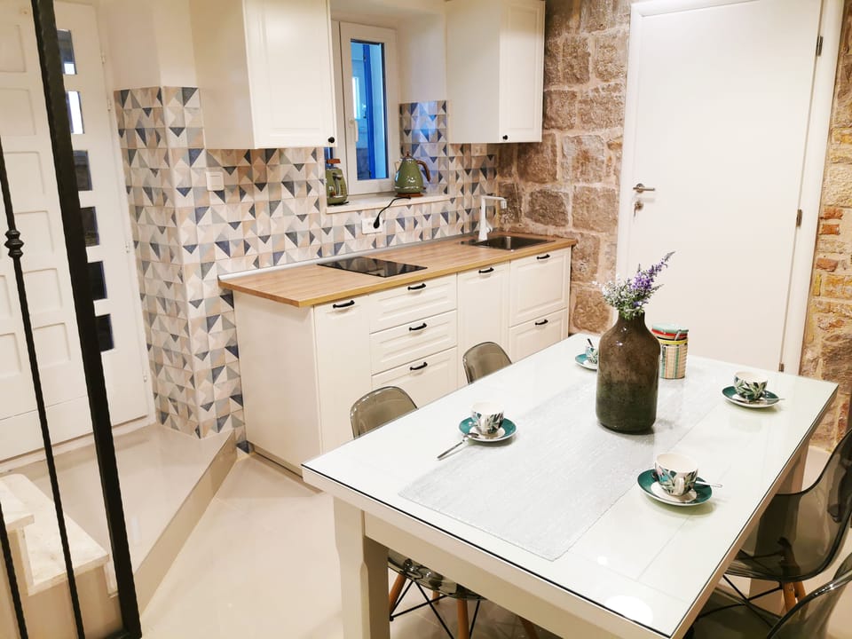 City Villa, 3 Bedrooms, Kitchen | Dining room