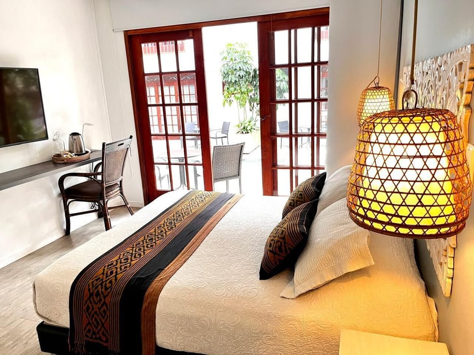 Premium bedding, minibar, in-room safe, soundproofing