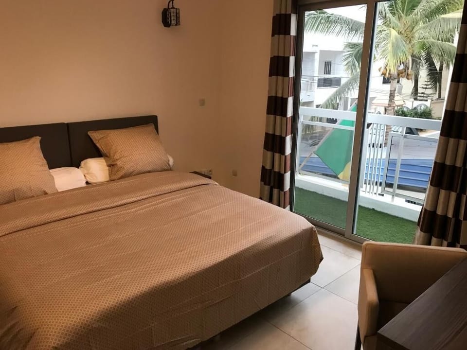 Premium bedding, pillowtop beds, desk, blackout drapes