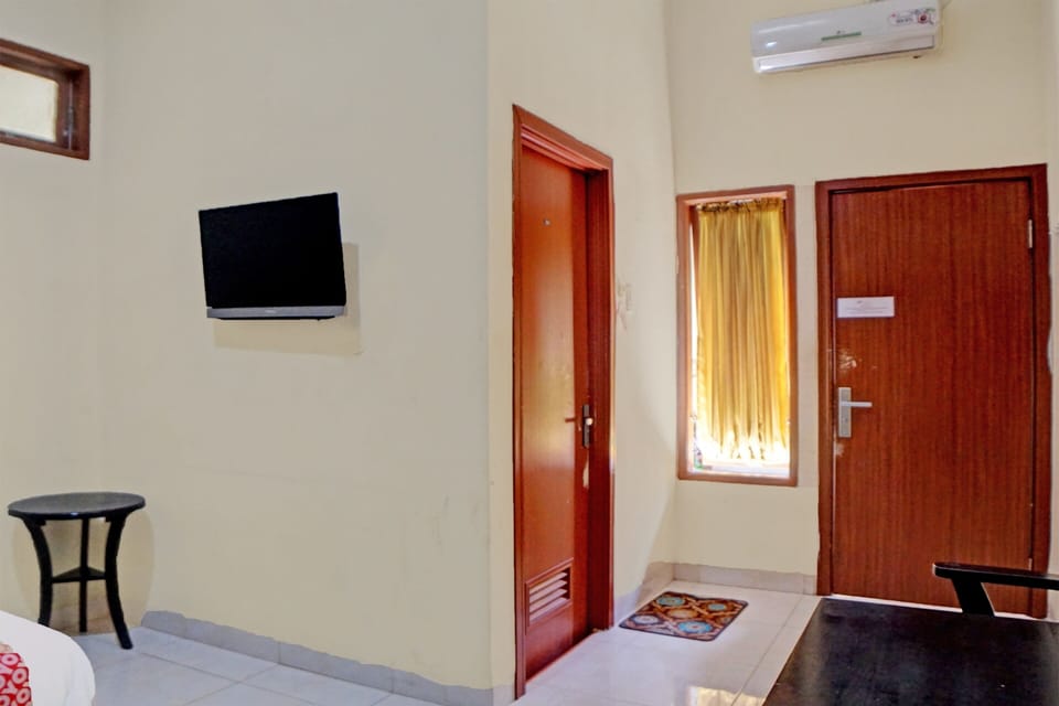 Standard Double Room | Laptop workspace, WiFi (free), bed sheets