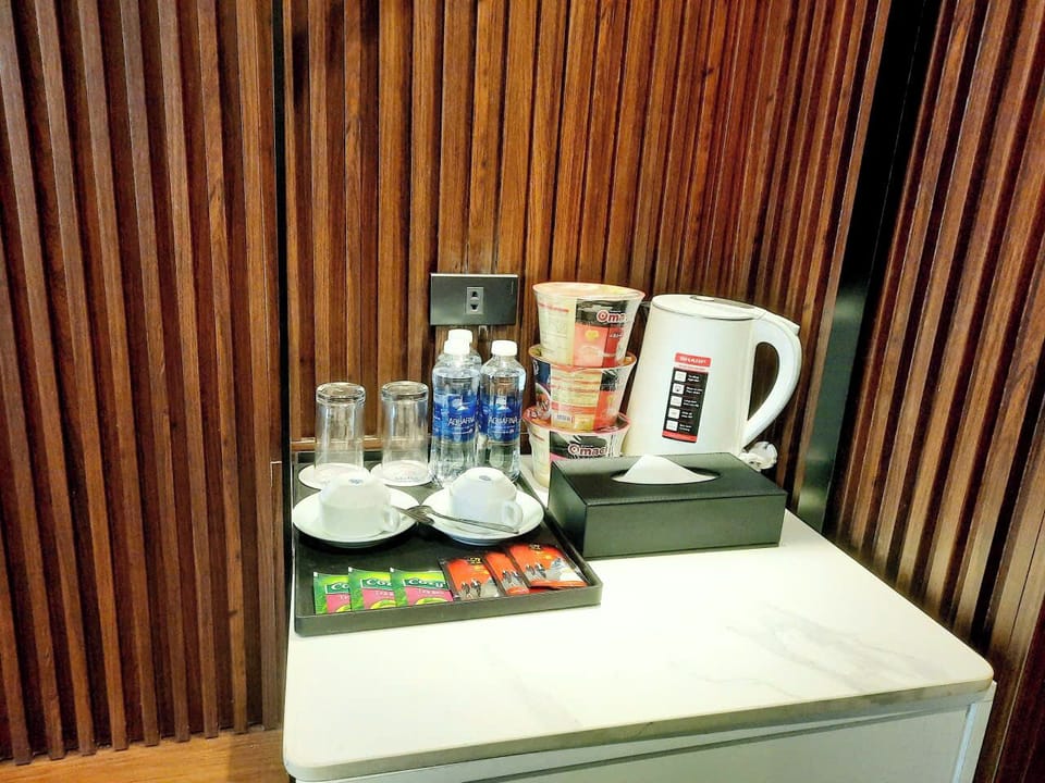 In-room safe, free WiFi, bed sheets