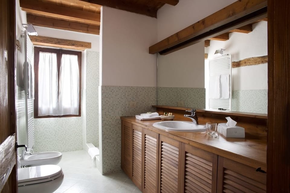 Free toiletries, slippers, bidet, towels