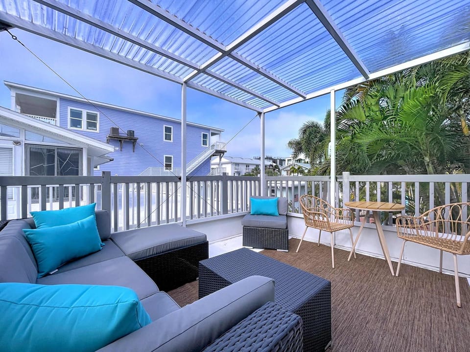 private lanai
