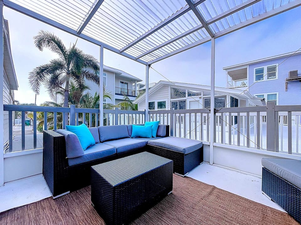private lanai