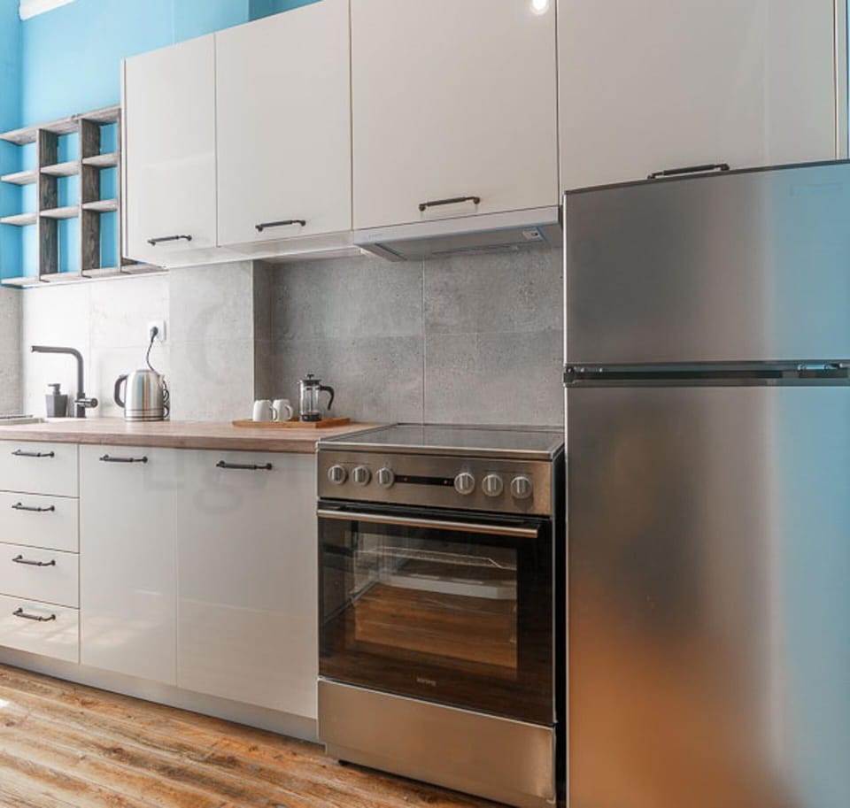 Apartment | Private kitchen | Fridge, oven, stovetop, electric kettle
