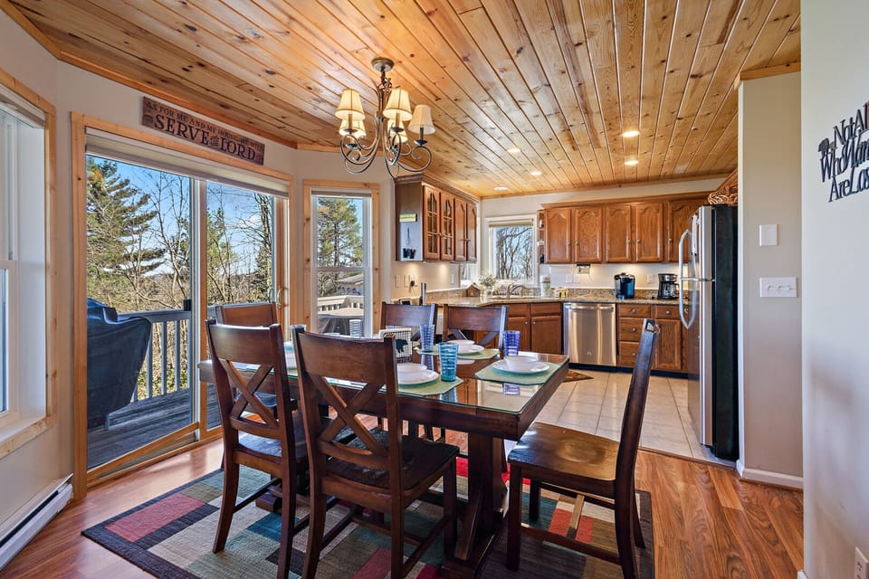 Dining for Six off the Kitchen