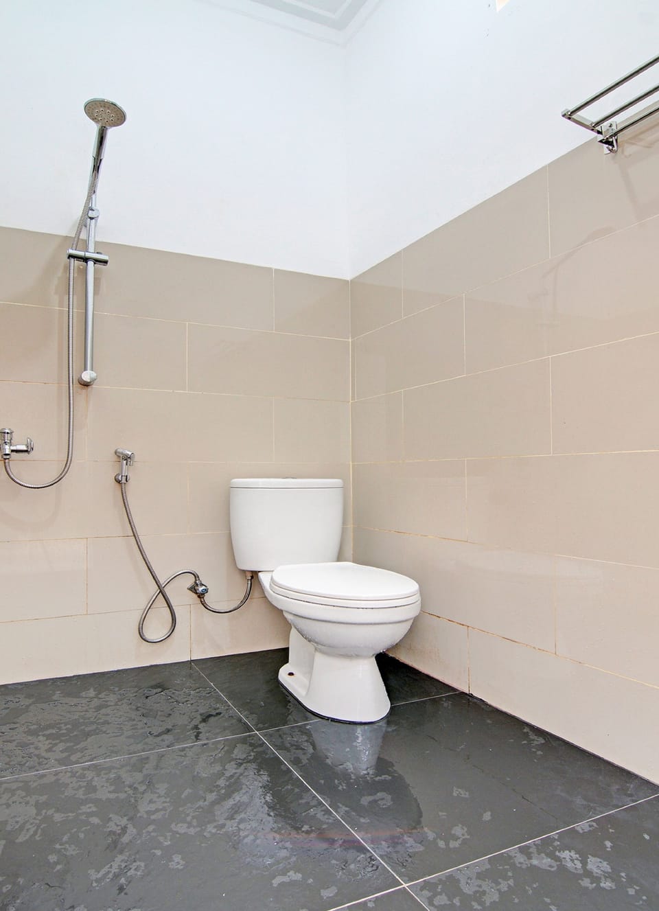 Deluxe Double Room | Bathroom | Shower, towels
