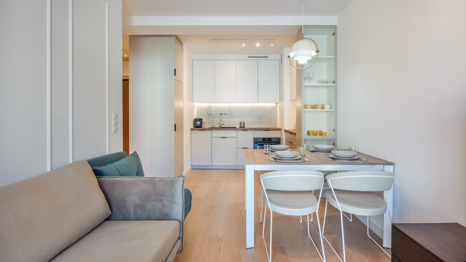 Apartment (31) | Living area | 30-inch flat-screen TV with cable channels, TV