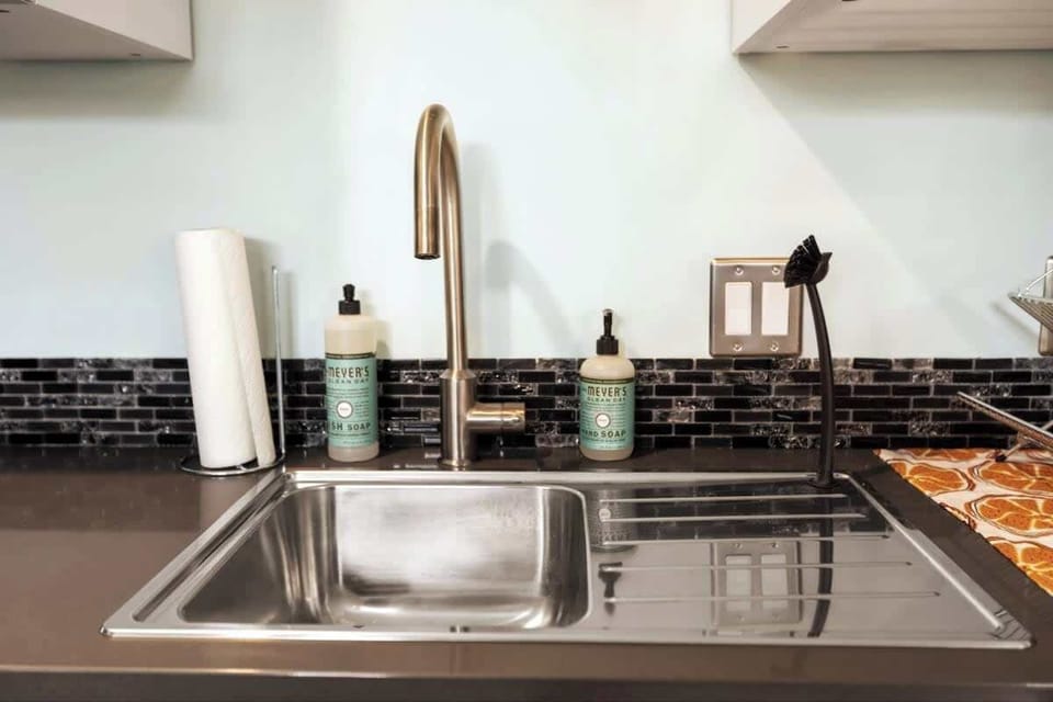 Kitchen sink
