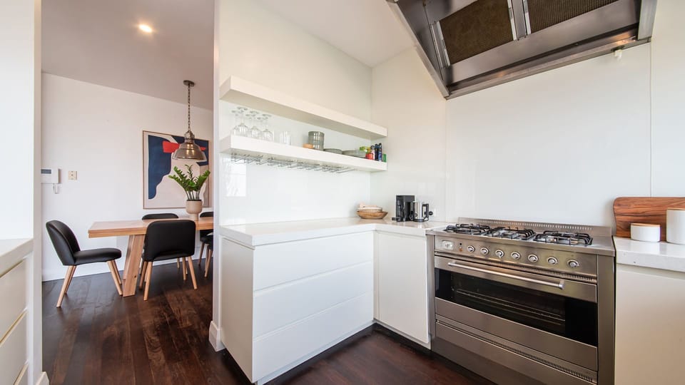 Kitchen with dining seating 6